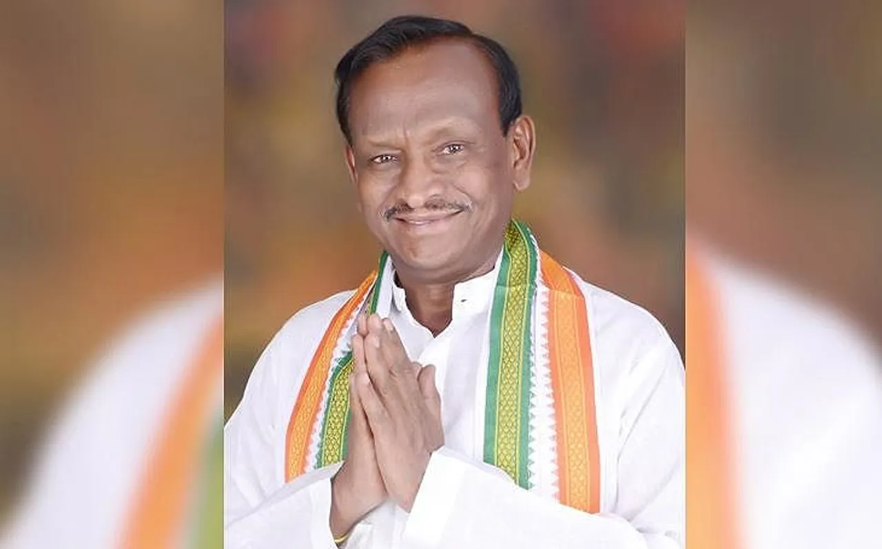 Karnataka: विधायक ने कांग्रेस से इस्तीफा दिया और खरीद ली 11 करोड़ की लग्जरी कार
