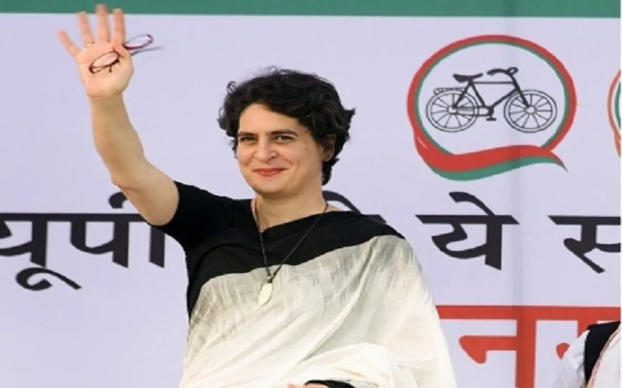 मोदी-शाह के साथ कुलदीप सेंगर की फोटो पर रार! प्रियंका गांधी बोलीं- रुख स्पष्ट करें बीजेपी नेता