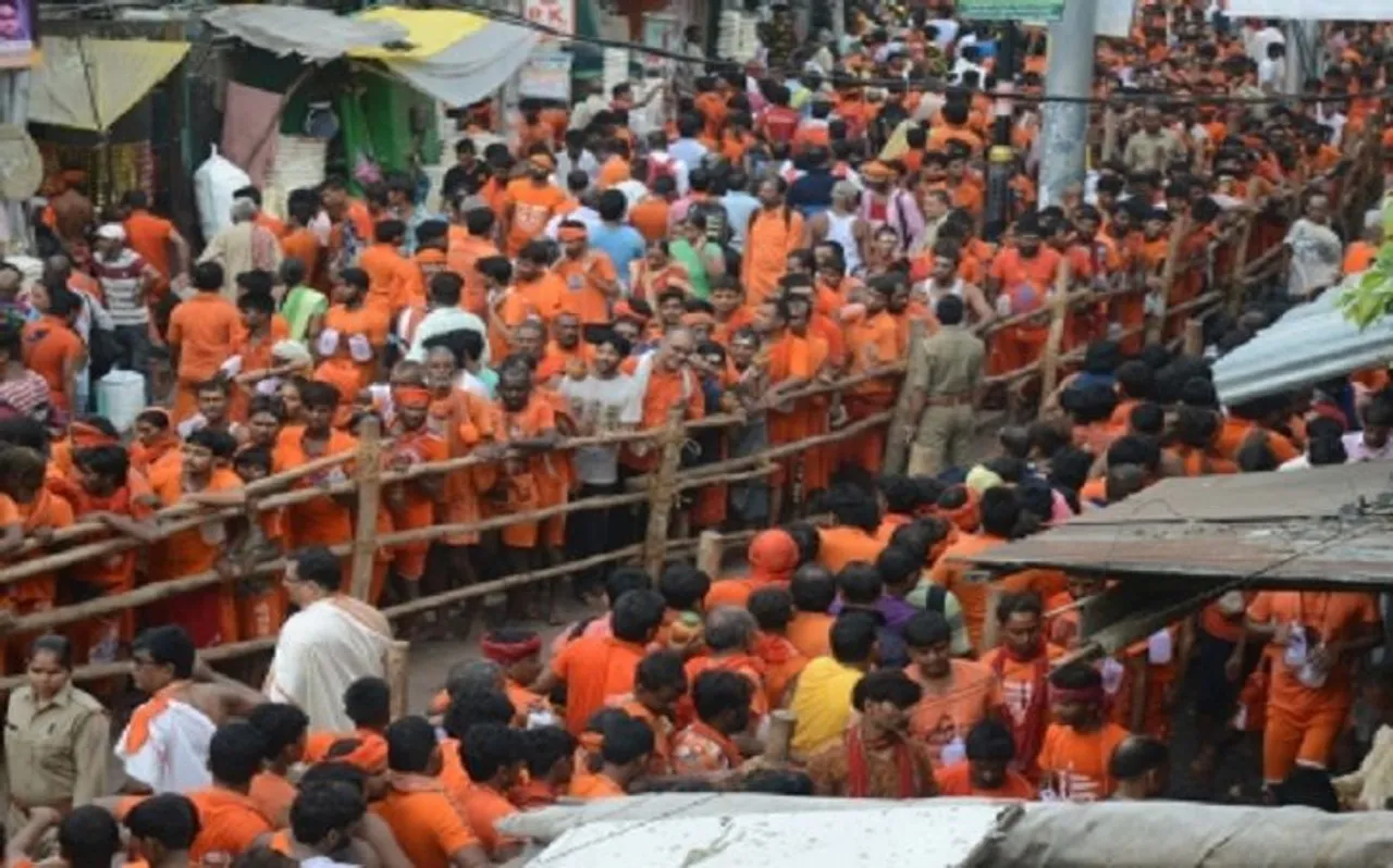 काशी विश्वनाथ मंदिर के गर्भगृह में श्रद्धालुओं के प्रवेश पर लगी रोक, जानिए क्या है कारण