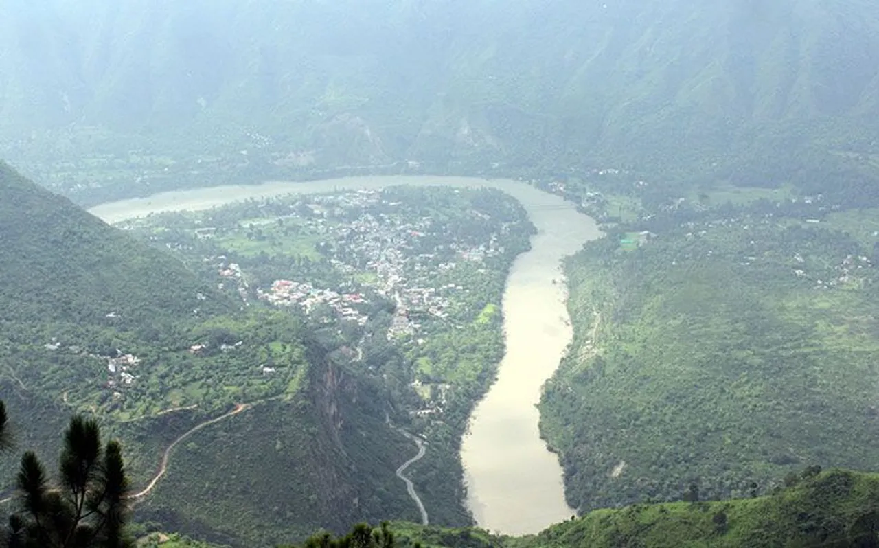 भारत से पानी छोड़ने पर पाकिस्तान में बाढ़ का अलर्ट