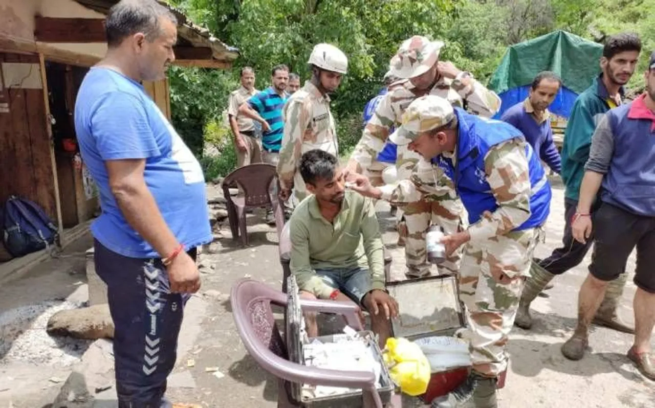 उत्तरकाशी में बड़े स्तर पर राहत और बचाव कार्य जारी, मरने वालों का आंकड़ा बढ़कर 12 पहुंचा