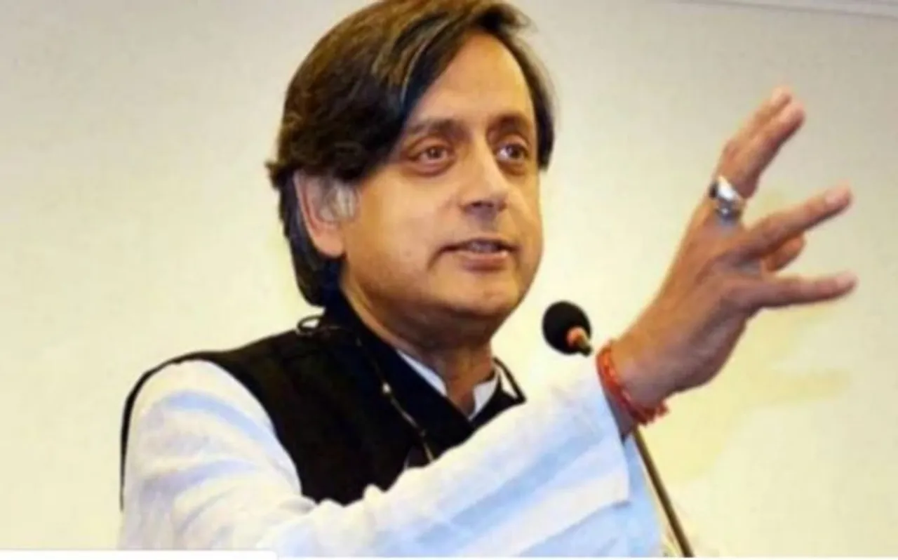 चिदंबरम के समर्थन में उतरे शशि थरूर, लिखा ऐसा शब्द कि सोशल मीडिया पर हुए ट्रोल