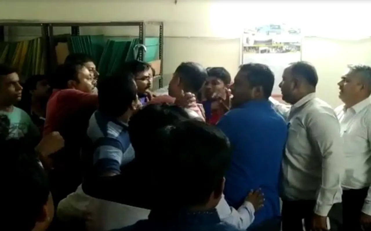 गाजियाबाद: बिजली चोरी की शिकायत की तो घर पर भेजे गुंडे