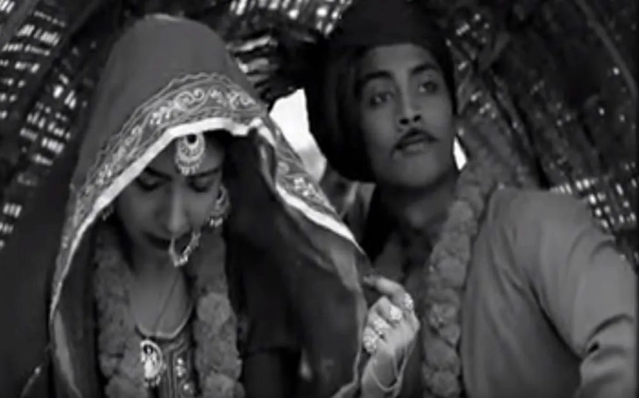 सोशल मीडिया पर छाया है 'शर्माइन का सोफा', Viral हुआ Fevicol का ये नया Ad