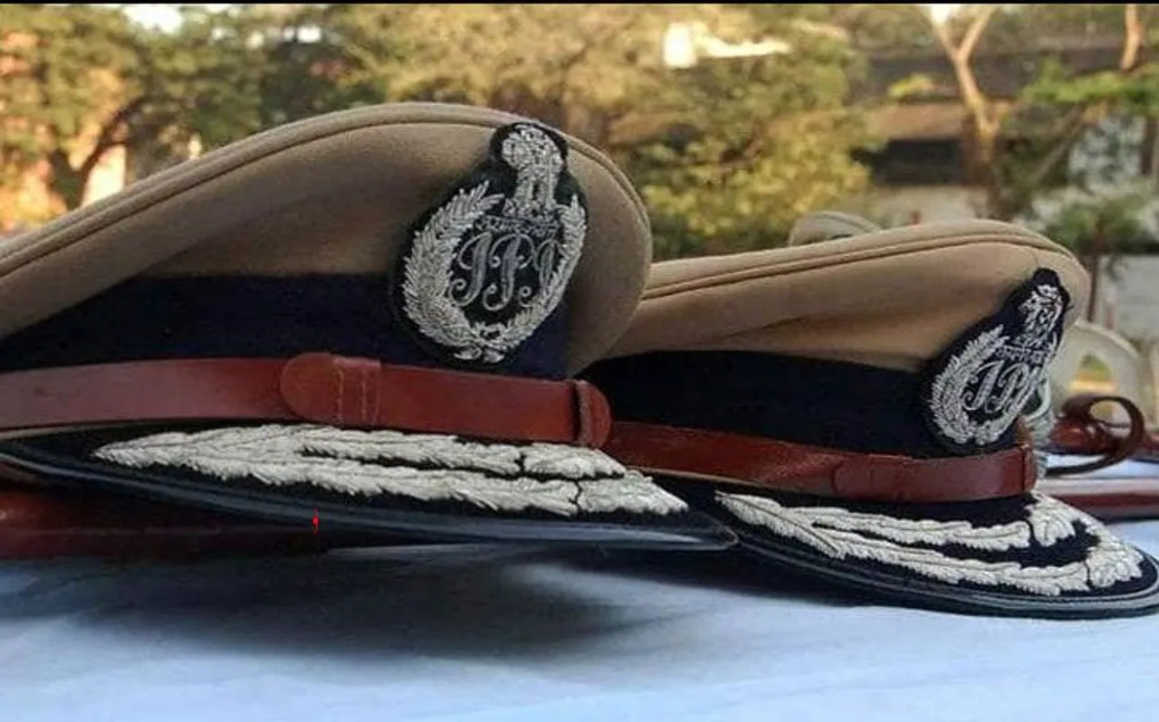 उत्तर प्रदेश में 12 वरिष्ठ आईपीएस के तबादले, देखें लिस्ट