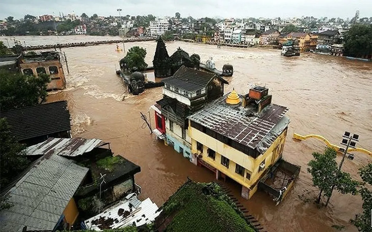 बारिश की वजह से पार्वती नदी उफान पर,  2 बीमार महिलाओं को रेस्क्यू टीम ने पहुंचाया अस्पताल