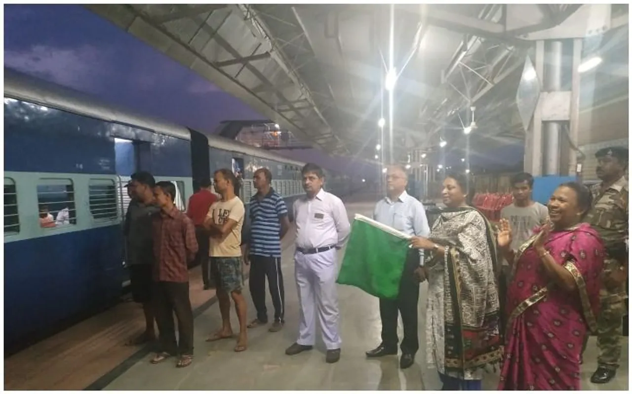 मुख्यमंत्री रघुवर दास ने संथाल परगना के बुजुर्गों को मुफ्त में तीर्थ के दर्शन कराए