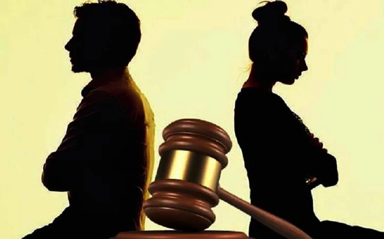 'खूब सजती-संवरती हूं, UPSC की तैयारी में डूबा रहता है पति, देखते भी नहीं...तलाक चाहिए’