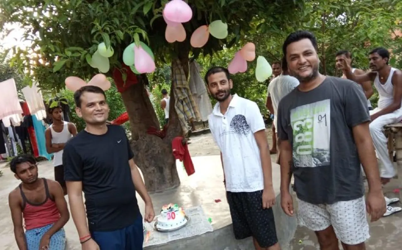 बिहार: जेल के अंदर मनाई गई बर्थडे पार्टी, चार गार्डों पर गिरी गाज