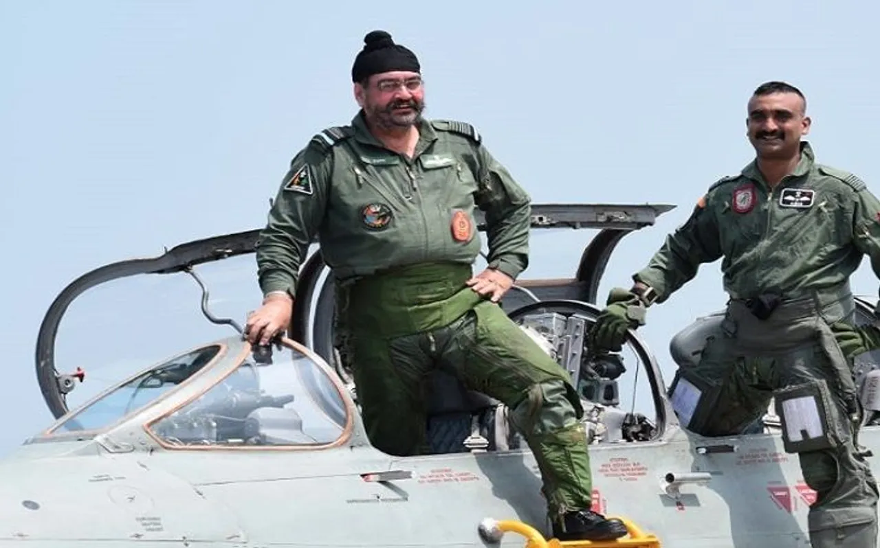 अभिनंदन नए लुक में लौटे 'वर्तमान' में, MIG-21 में IAF Chief के साथ भरी उड़ान