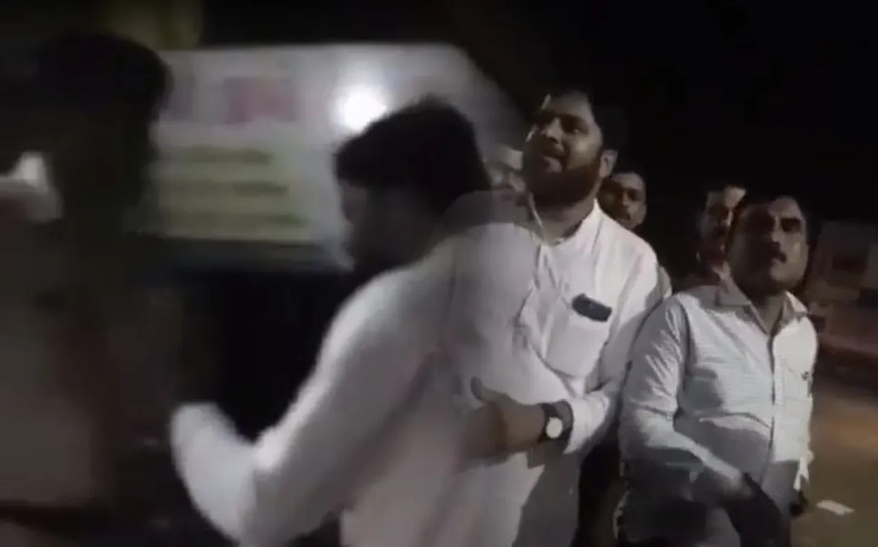 मध्य प्रदेश में कांग्रेस के पार्षद भी दे रहे हैं वर्दी उतारने की धमकी