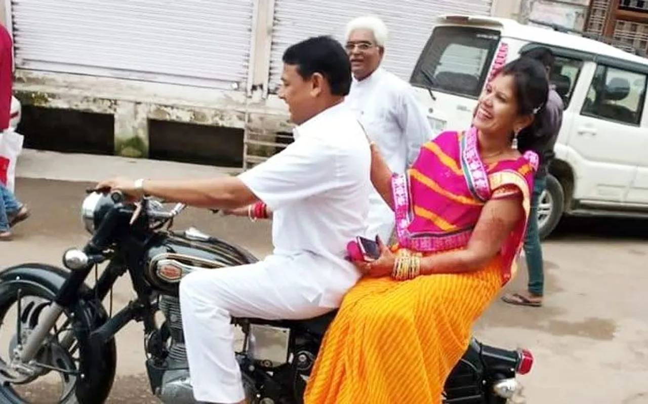 हेलमेट नहीं पहनने पर जनता से 1000 रुपए का चालान और यहां मंत्री साहब से 200 रुपए