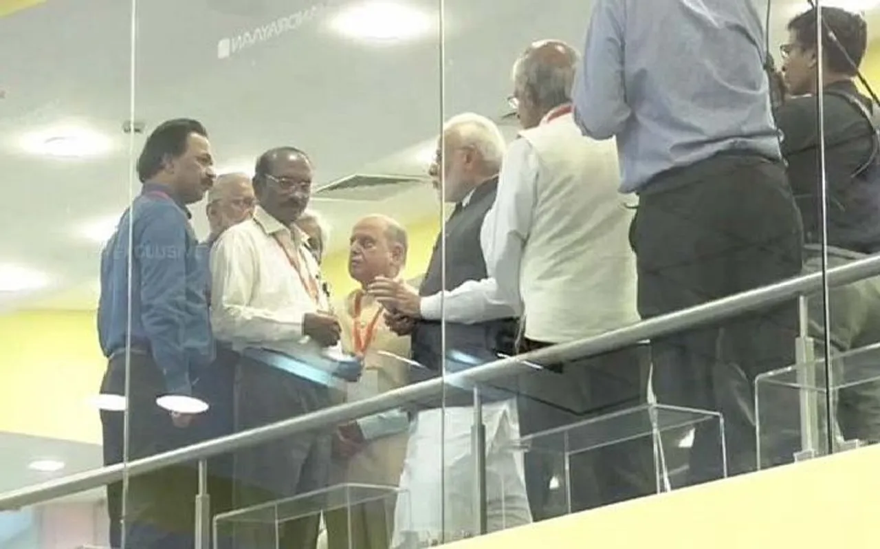 ISRO के वैज्ञानिकों से बोले पीएम मोदी- जीवन में उतार-चढ़ाव आते रहते हैं, हिम्‍मत न हारें