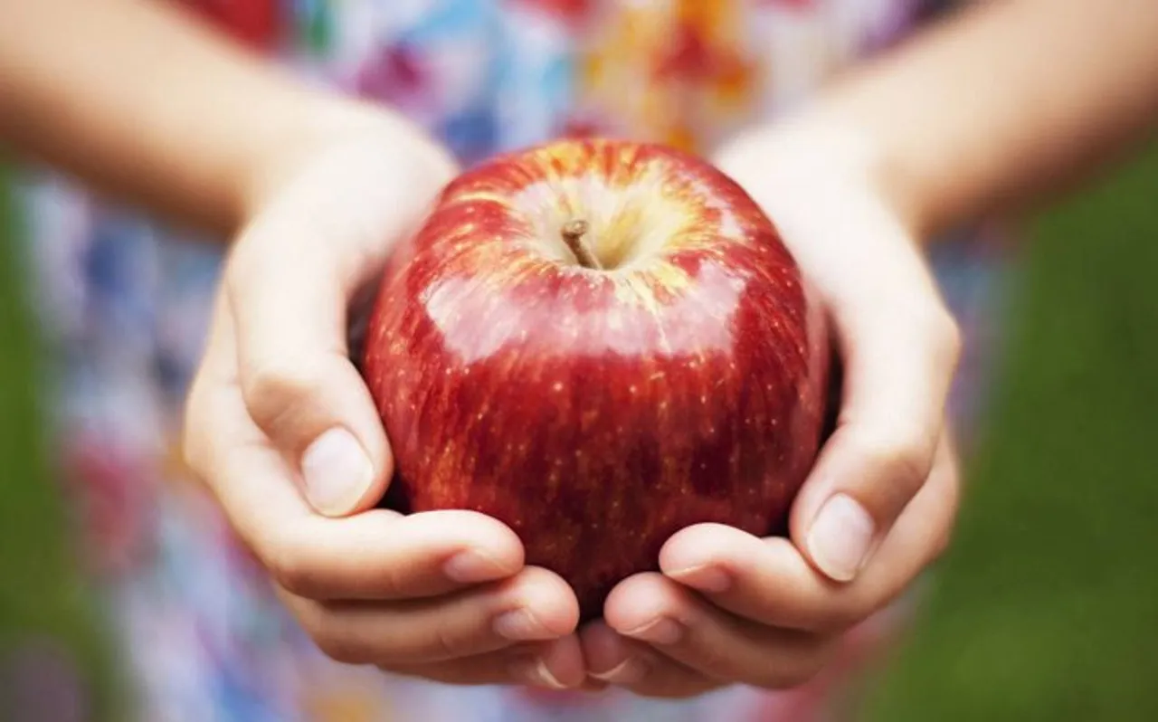 सेब खाने वाले सावधानः अब एक Apple डॉक्टर को दूर नहीं, बल्कि पास लेकर आएगा
