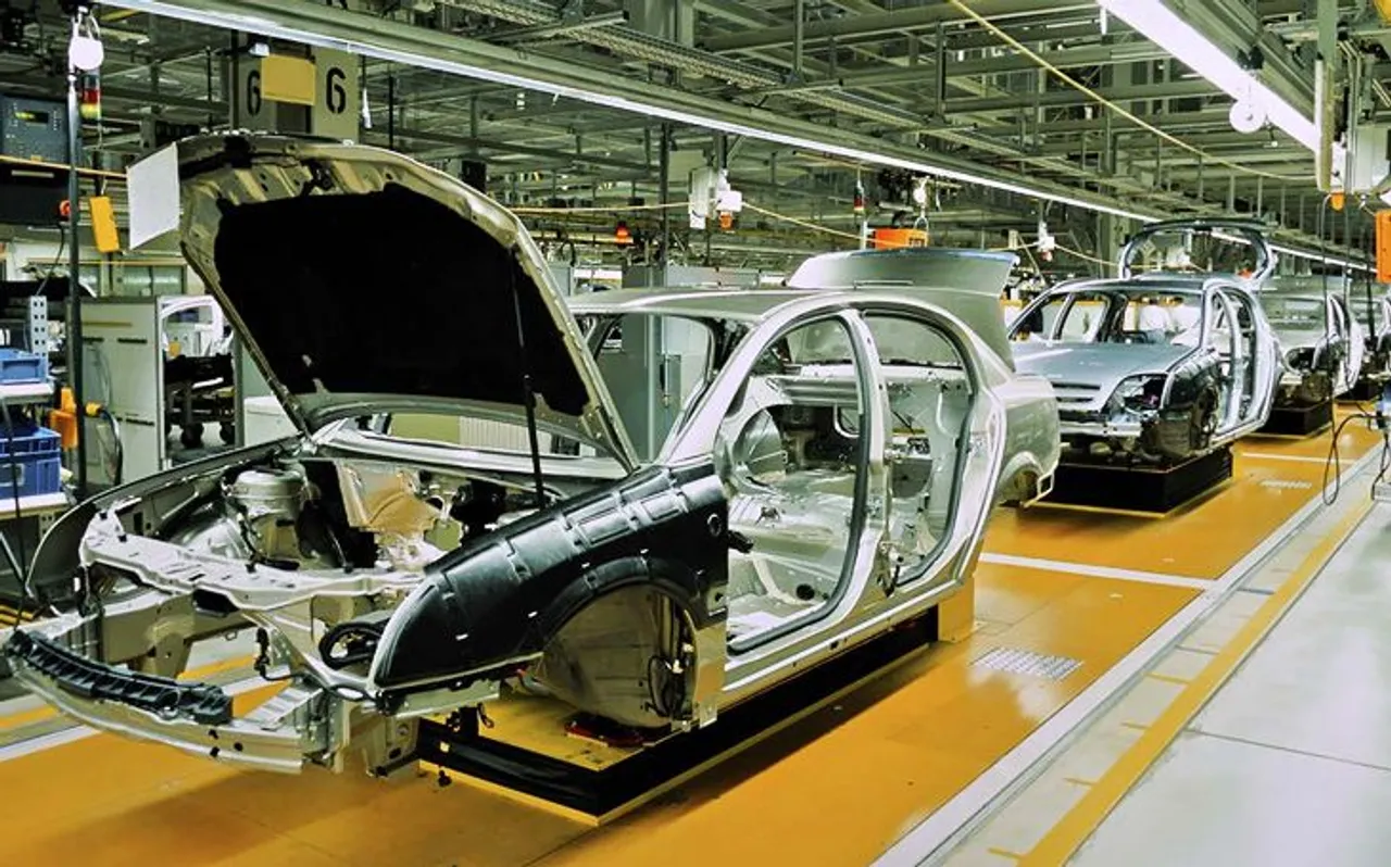Auto Sector Crisis: 31.57 फीसदी घट गई पैसेंजर व्हीकल की बिक्री