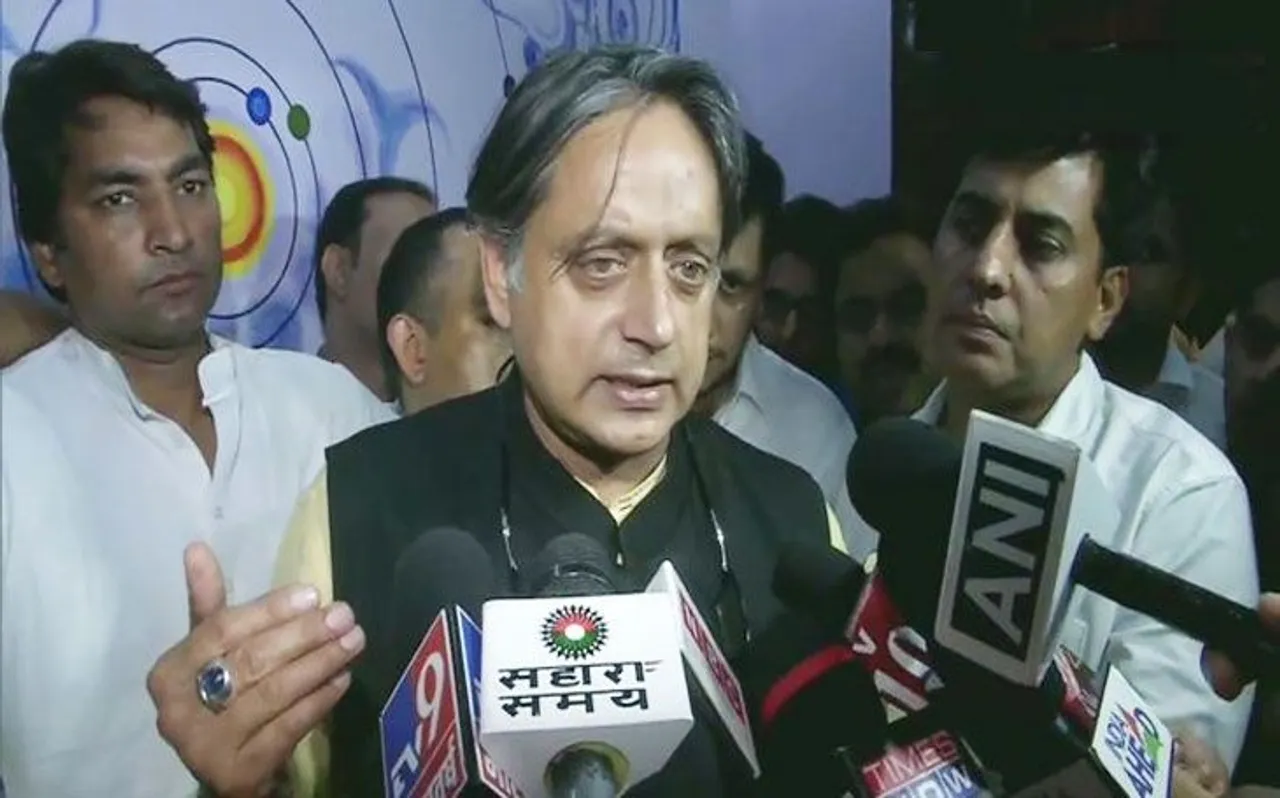 Union Budget 2020: शशि थरूर बोले- बजट दिशाहीन, सिर्फ कर कटौती का कदम मध्यवर्ग को राहत देने वाला