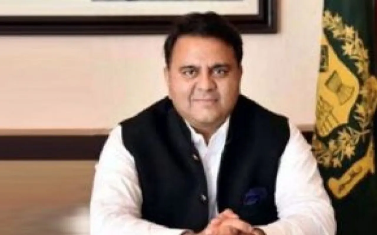पाकिस्‍तान के मंत्री फवाद चौधरी के दिमाग में भरा है मवाद, पाकिस्‍तानी भी लगा रहे लताड़