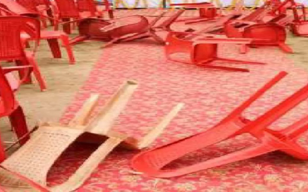 मध्य प्रदेश में कांग्रेस की अंतर्कलह आई सामने, सिंधिया के सामने कार्यकर्ताओं ने एक-दूसरे पर फेंकी कुर्सियां