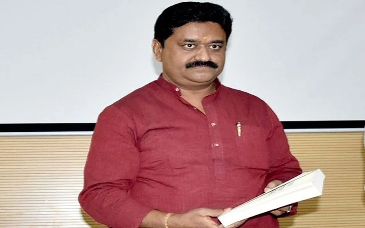 बारिश पर ये क्या बोल गए कमलनाथ के मंत्री सुखदेव पांसे, इंद्रदेव पर भी उछाल दिया राजनीति का कीचड़