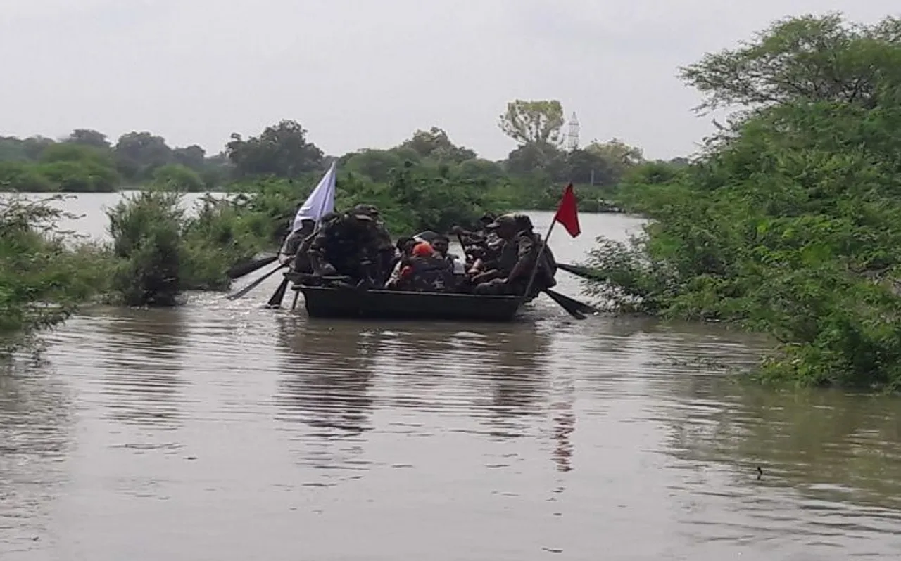 राजस्थान के 5 जिले में आई बाढ़ से स्थिति गंभीर, मुख्यमंत्री अशोक गहलोत ने किया हवाई दौरा