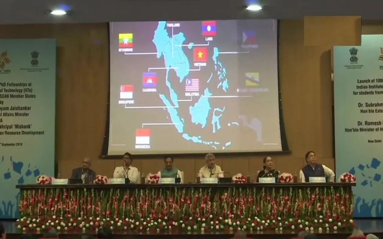केंद्रीय मंत्री ने दिल्ली IIT में ASEAN स्टूडेंट्स के लिए PhD fellowship प्रोग्राम किया लॉन्च