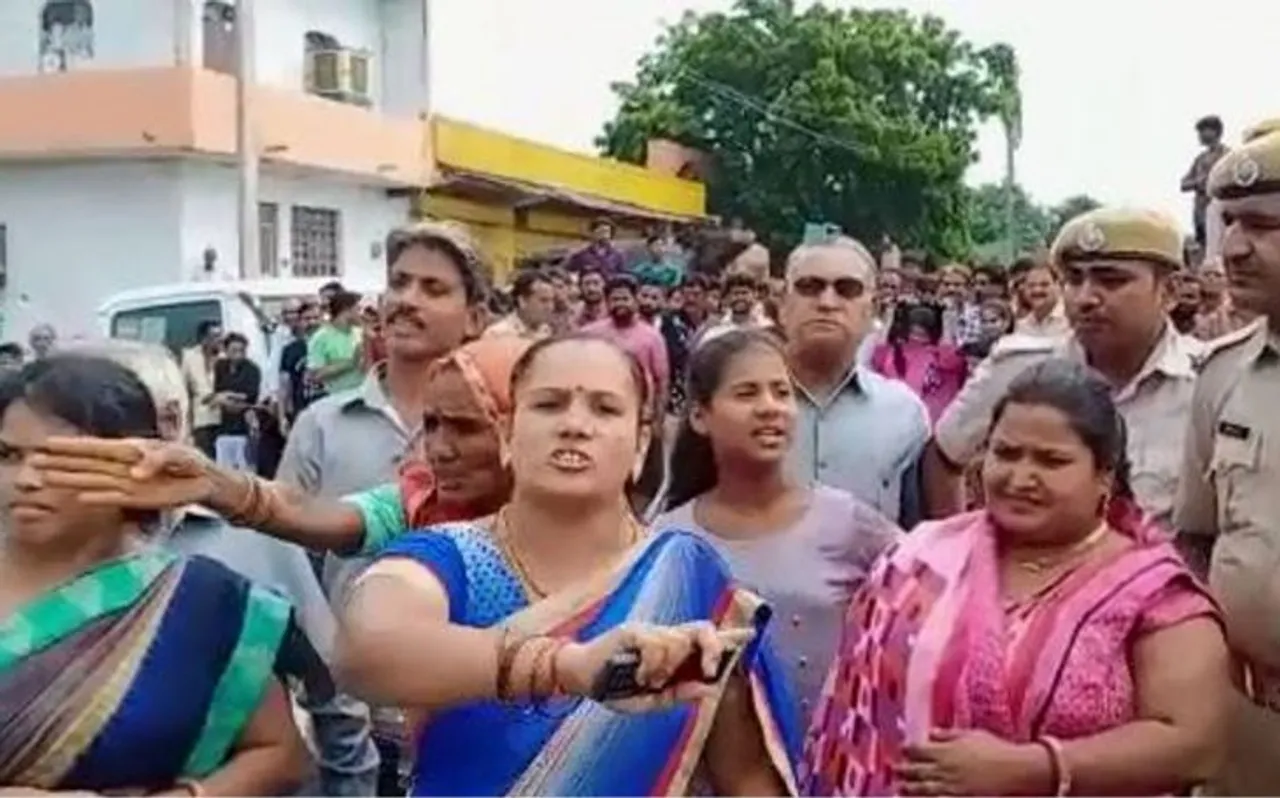 राजस्थान: 42 घंटों बाद सुरक्षित बाहर निकाले गए 352 बच्चे, परिजनों ने ली राहत की सांस