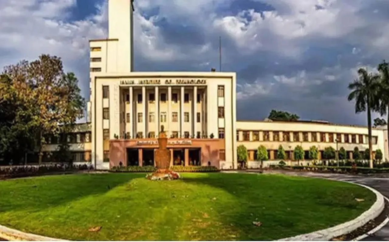 Good News: IIT खड़गपुर की रिसर्च टीम ने गीले कपड़ों से पैदा की बिजली