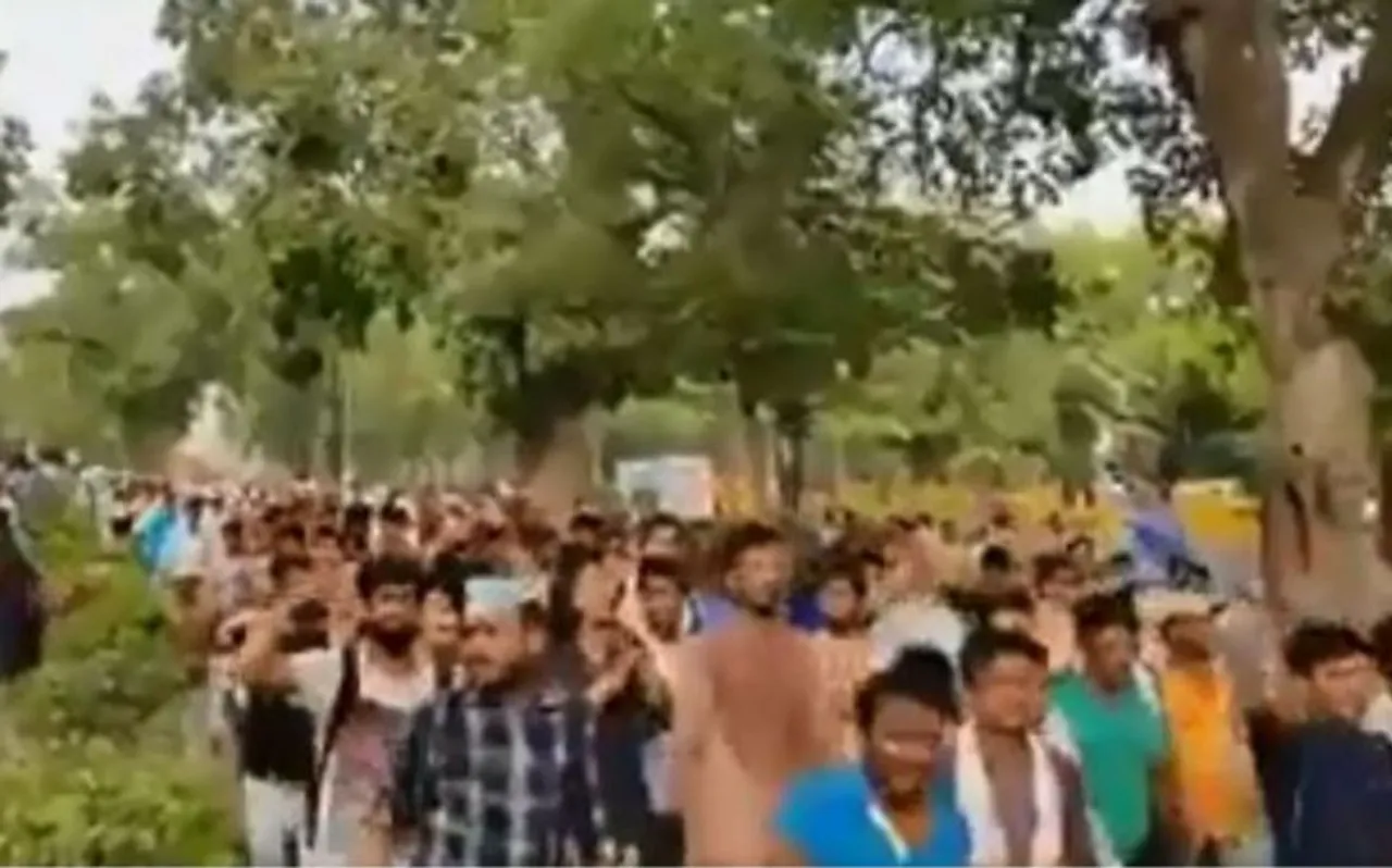 Fact Check: क्या गिरती अर्थव्यवस्था और ट्रैफिक नियमों से परेशान लोग पीएम मोदी के खिलाफ सड़को पर उतर गए? जानें सच्चाई