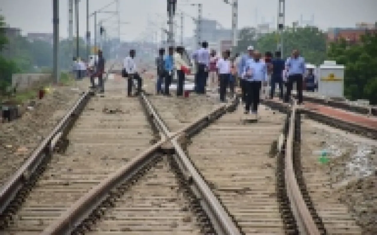 ब्रह्मपुत्र मेल के जेनरेटर कोच में लगी आग, मची भगदड़, कारणों का नहीं लगा पता