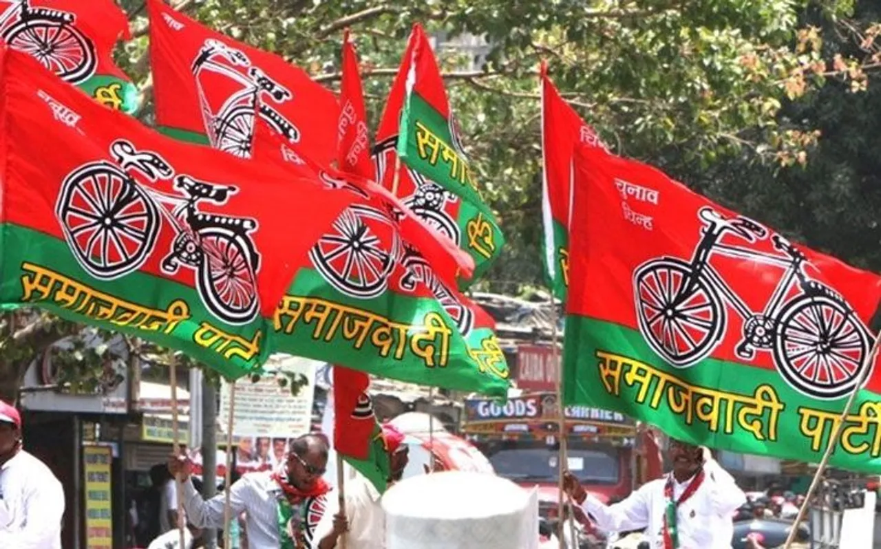 रामपुर उपचुनाव: SP के 3 सदस्यीय प्रतिनिधि मंडल मुख्य निर्वाचन अधिकारी से की मुलाकात, जानें क्यों