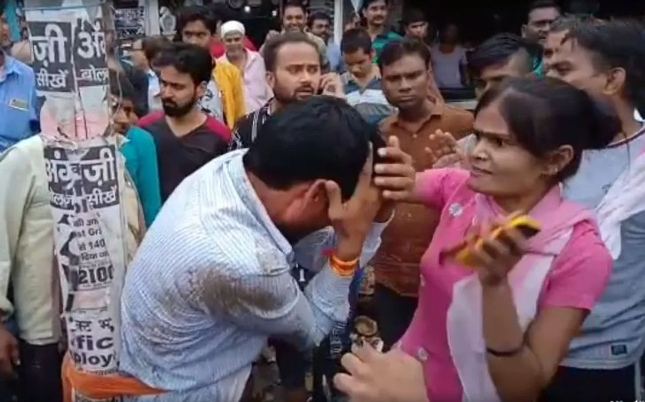 शक्की पति को पत्नी ने खंबे से बांध कर इतना पीटा कि मुंह से खून निकलने लगा