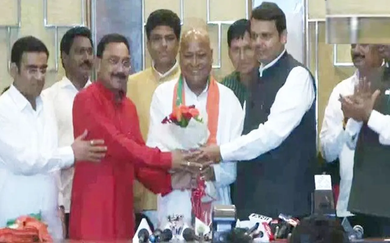 महाराष्ट्र से कांग्रेस के लिए बुरी खबर, इस विधायक ने थामा बीजेपी का दामन