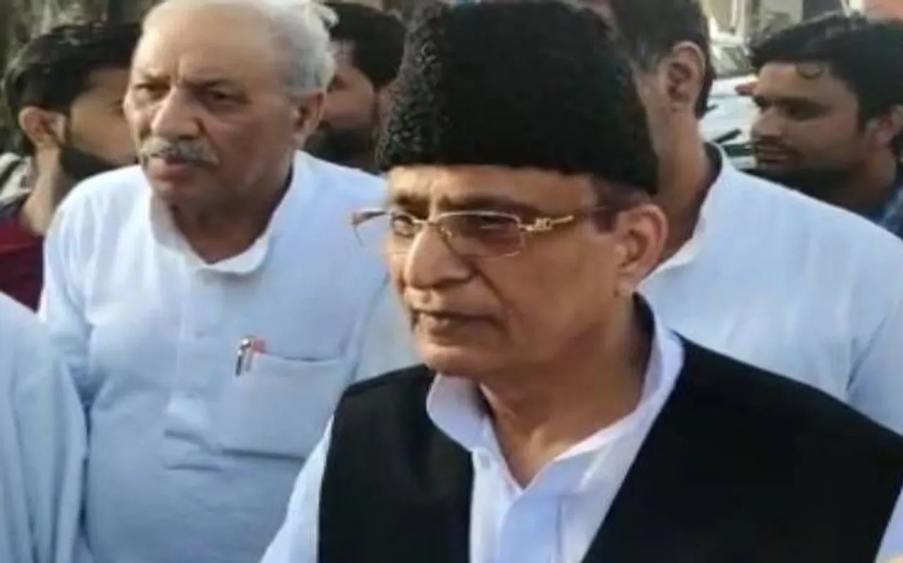 सपा सांसद आजम खान ने नामांकन में दिया पत्नी का साथ, एसआईटी के सामने पेश हुए