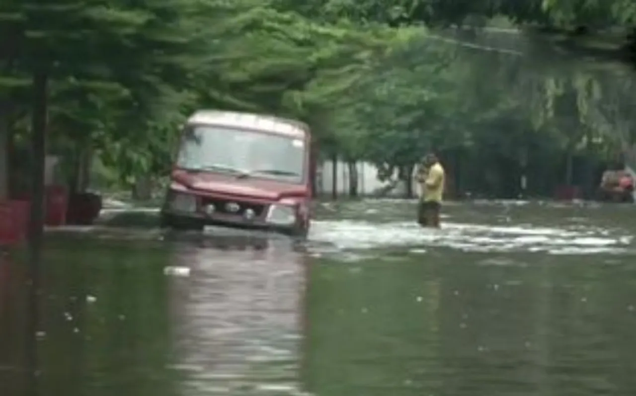 बिहार में बाढ़ से हालत खराब, NDRF की 22 टीमें भेजी गईं, अब तक 40 की मौत