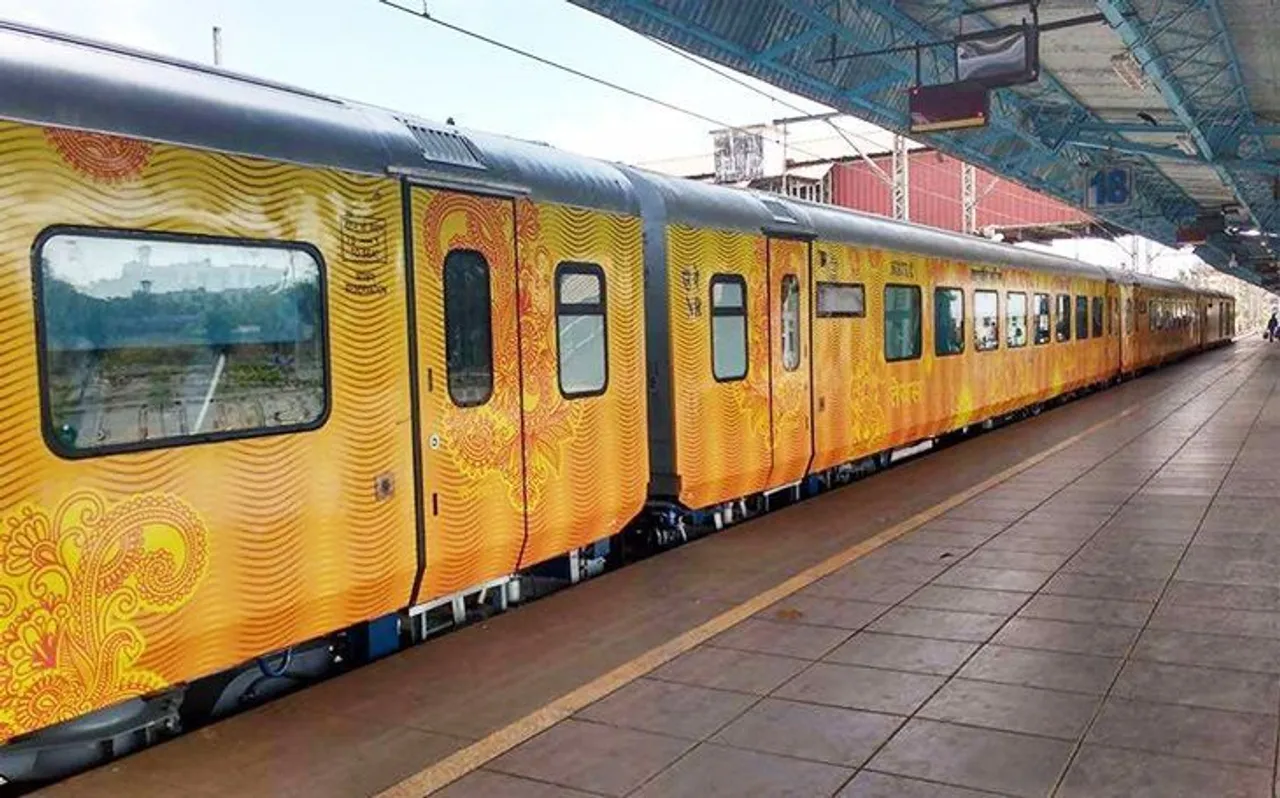 लेट होगी तेजस एक्‍सप्रेस तो आपके अकाउंट में आएंगे इतने रुपये
