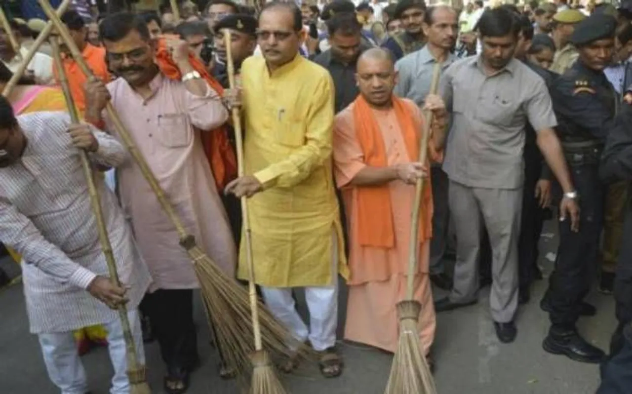 उत्तर प्रदेश के 300 विधायक और मंत्री आज लखनऊ में करेंगे सफाई