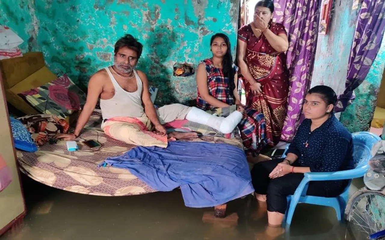 वाराणसी में जल सैलाब का कहर जारी, लोग अभी भी घरों मे कैद, नगर निगम ने कहा- माफ करो