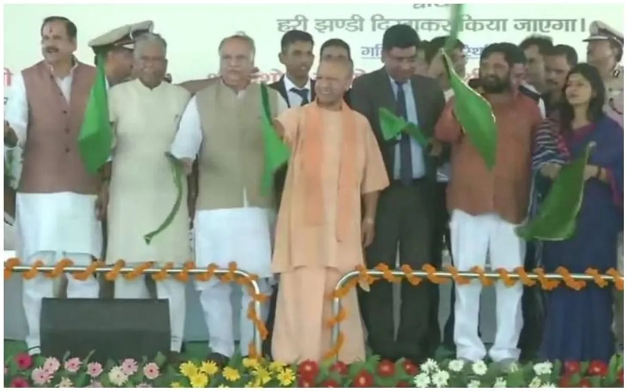 नवरात्र में नरेंद्र मोदी सरकार के दूसरे तोहफे 'तेजस' को सीएम योगी ने दिखाई हरी झंडी