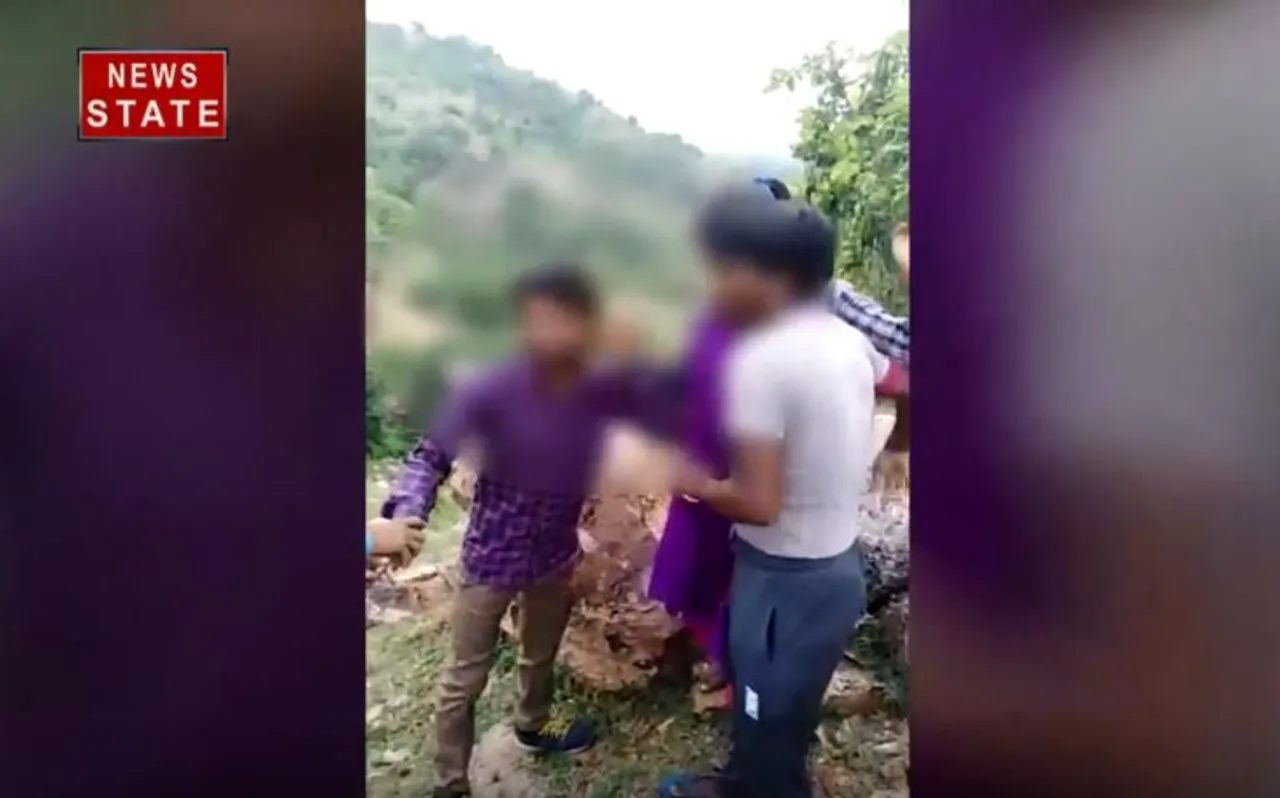 Video: प्रेमिका के साथ समय बिताने के लिए गया था लड़का, लोगों ने पकड़ कर दिया ऐसा हाल