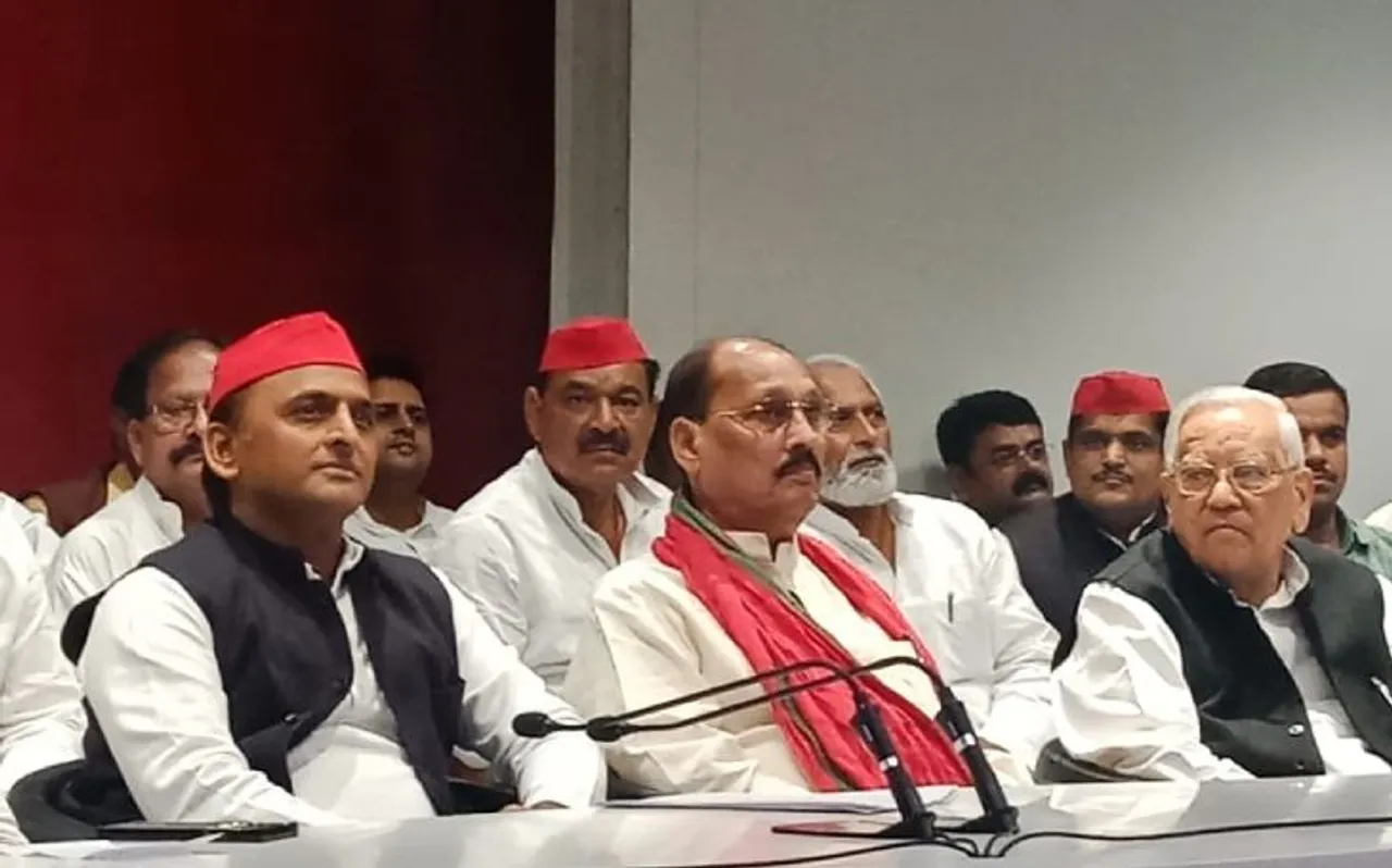 फूलन देवी की बहन और आजमगढ़ के पूर्व सांसद रमाकांत यादव ने ज्वाइन की सपा