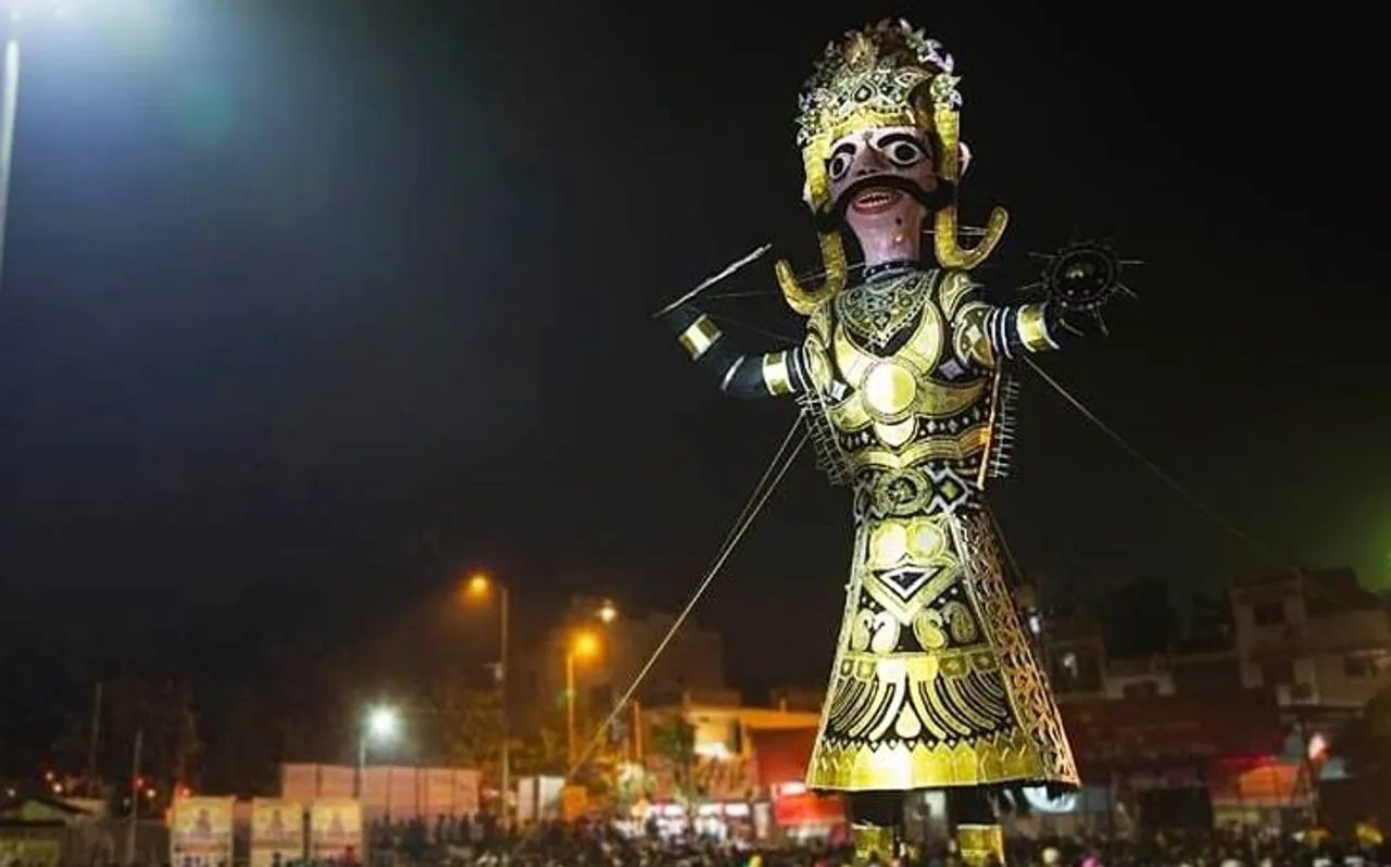Happy Dussehra 2019: इन प्यारभरे संदेश के साथ अपने करीबियों के लिए बनाएं दशहरे के इस पर्व को और भी खास