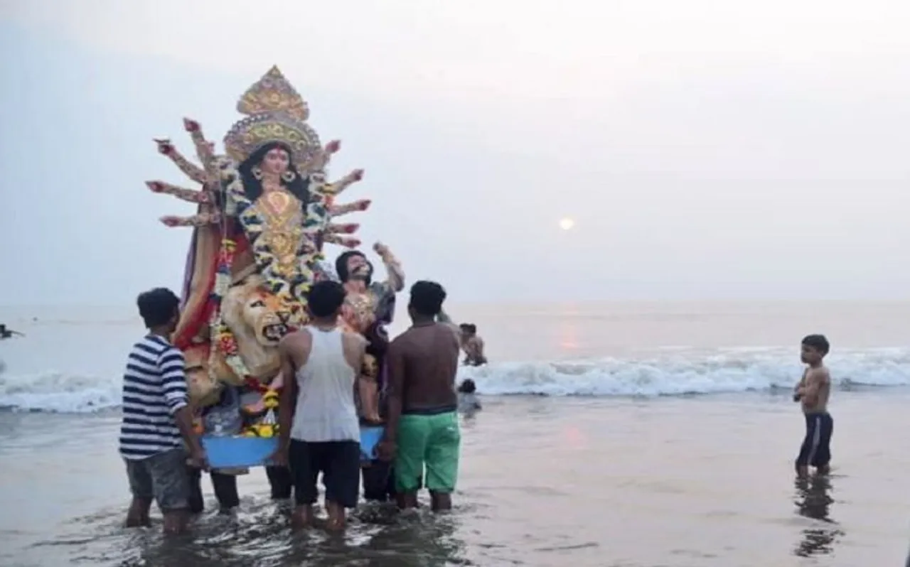 दुर्गा प्रतिमा विसर्जन करने गए थे 4 युवक पर घर आई 3 की लाश