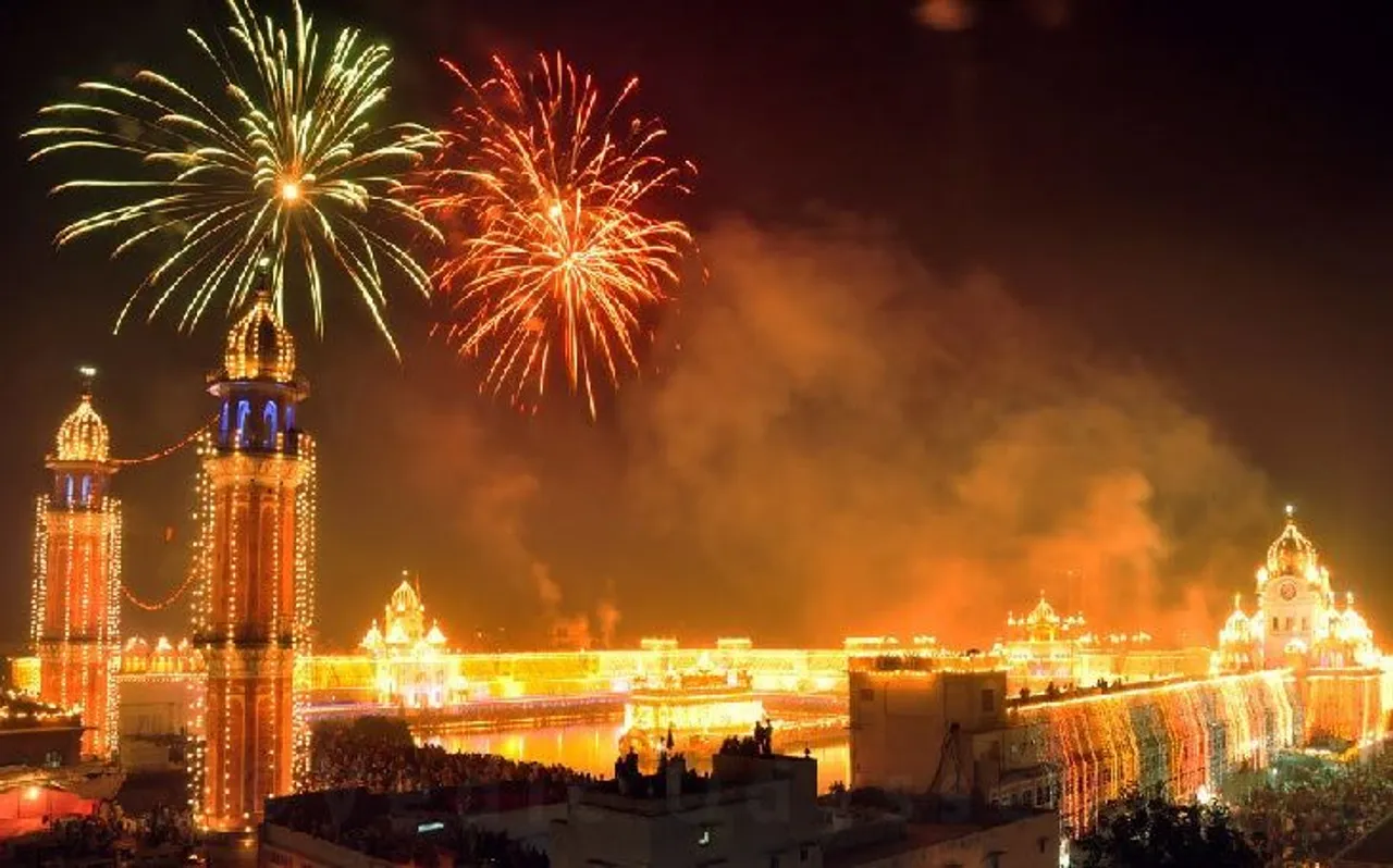 इस दिवाली घर लाएं ये 5 चीजें, फिर देखें चमत्‍कार, दूर हो जाएगी पैसों की किल्‍लत