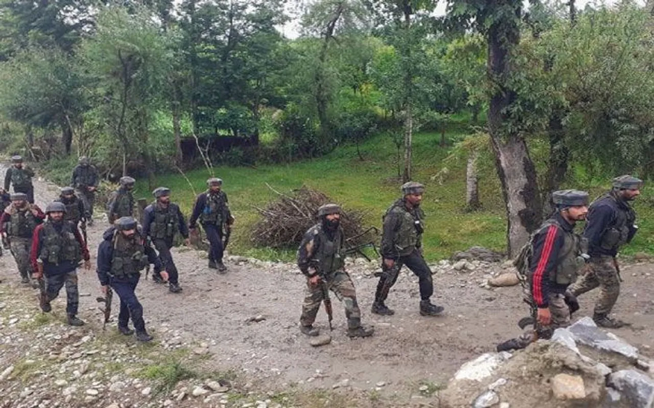 इस साल पाकिस्तान कर चुका है 2317 बार सीजफायर उल्लंघन, सेना ने 147 आतंकियों को किया ढेर