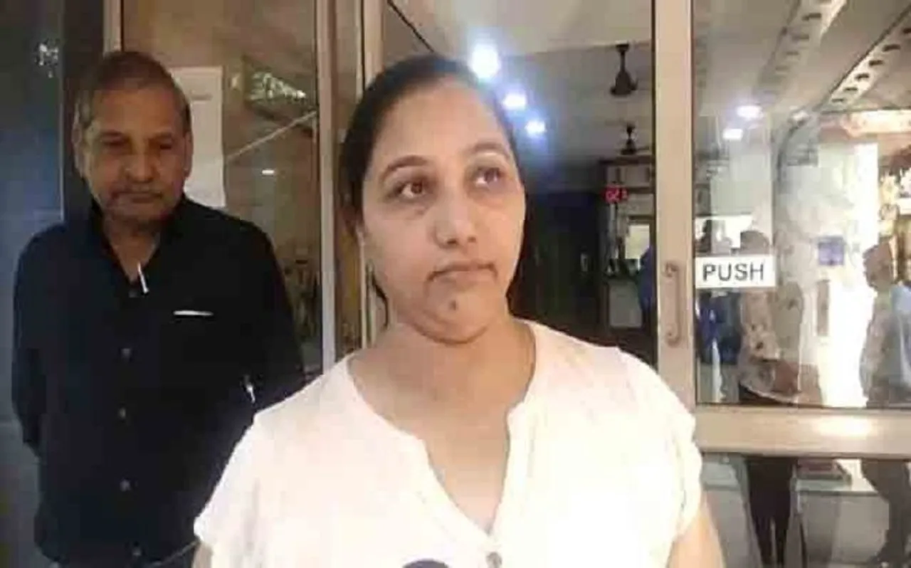 कमिश्नर की कुर्सी फंसी तो, पीएम मोदी की भतीजी से झपटमारी का खुलासा 24 घंटे में हो गया