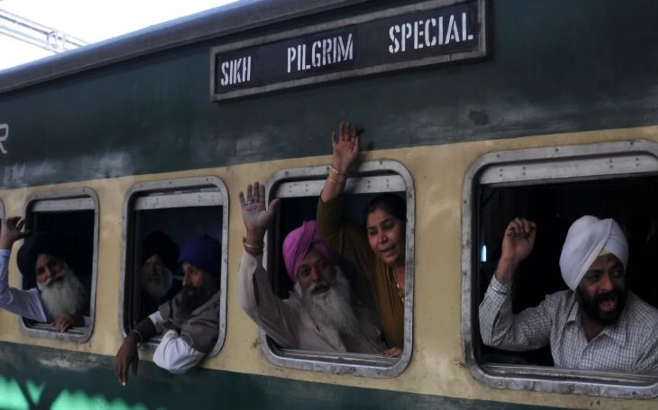 गुरु नानक देव की 550वीं जयंती पर सिख समुदाय के लिए विशेष ट्रेन चलाएगा पाकिस्तान