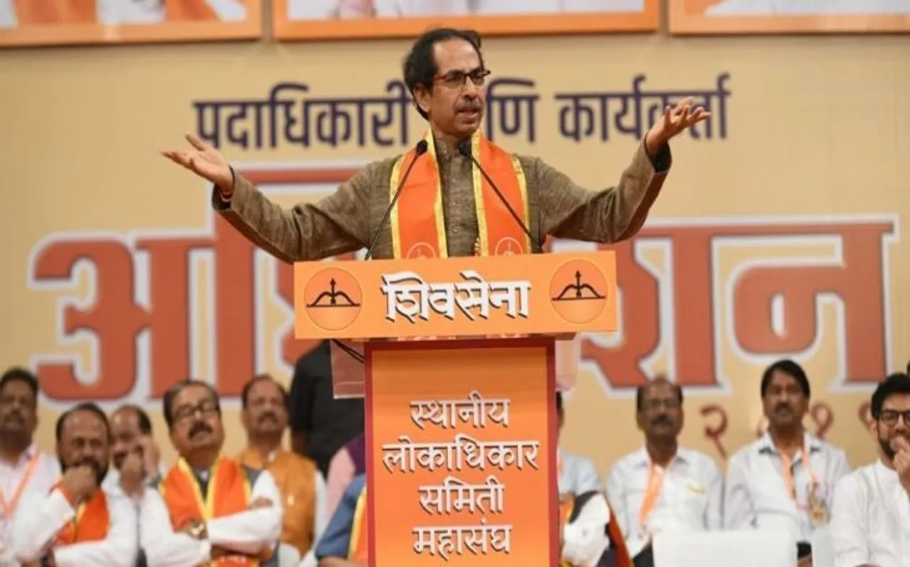 मरे हुए अजगर की तरह अचेत और निष्क्रिय पड़ी है पूरी कांग्रेस पार्टी - शिवसेना