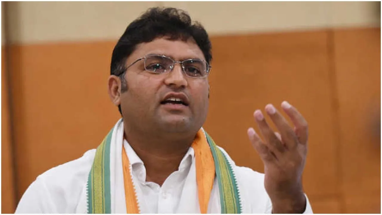 हरियाणा चुनाव- कांग्रेस के पूर्व प्रदेश अध्यक्ष अशोक तंवर का जजपा को समर्थन, कहा कांग्रेस का टूटेगा घमंड