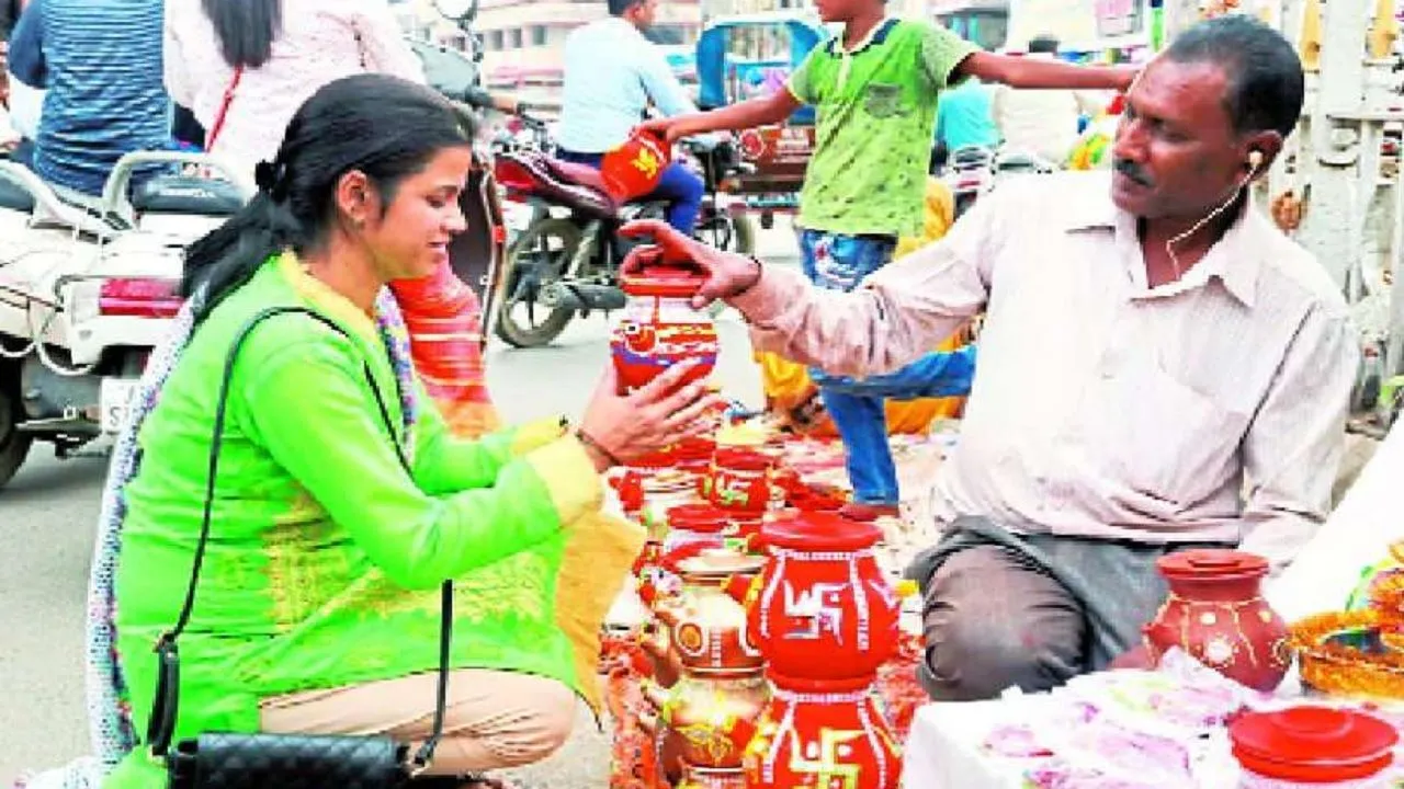 जयपुर के बाजारों में करवा चौथ की धूम, पिंक सिटी की बढ़ी रौनक