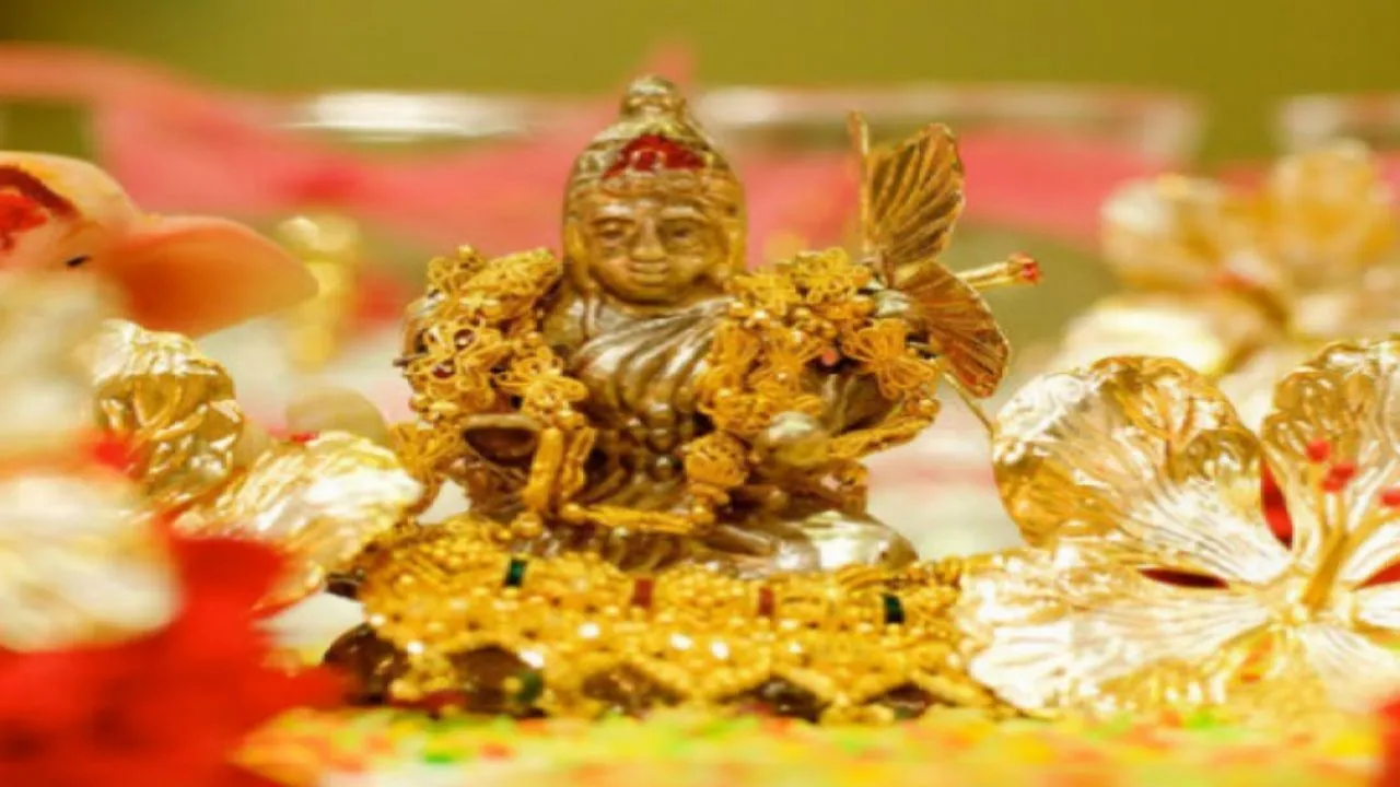 Dhanteras 2019: धनतेरस पर  इन चीजों का करें दान, बन जाएंगे धनवान
